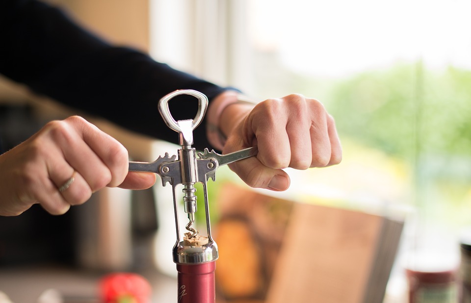 Quel tire-bouchon utilisé pour ouvrir facilement vos bouteilles de vin?